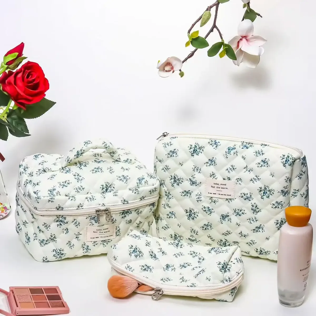trousse de maquillage en coton matelassé avec nœud et fleur, sac cosmétique zippé pour femme, pochette portable en tissu pour filles
