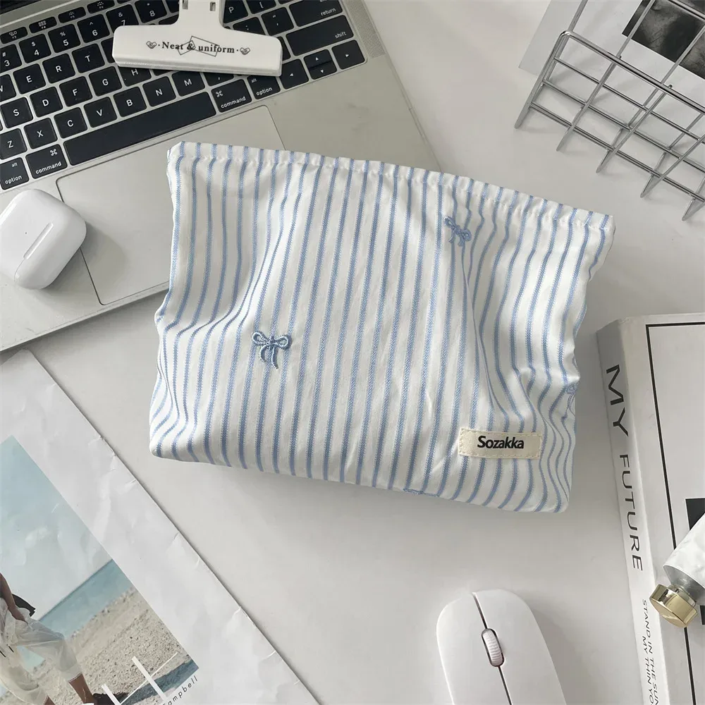 nouveau sac de maman de couleur bleue, sac de maquillage brodé avec nœud papillon, sac à couches pour bébé, pochette à couches, sacs de rangement de toilette de voyage