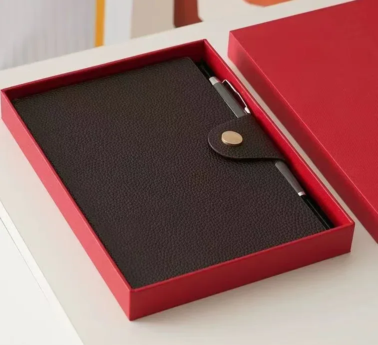 ensemble cadeau luxe : housse de passeport et étiquette de bagage personnalisables – accessoires de voyage pour hommes et femmes – porte-passeport et étiquette de valise