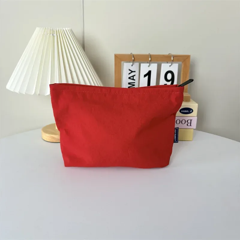 sac cosmétique en nylon avec logo imprimé personnalisé, couleur unie simple, pochette pour femme, grande capacité, fermeture éclair, sacs de rangement pour articles de toilette