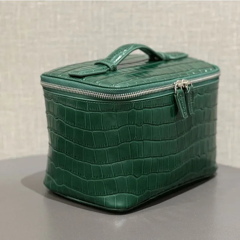 Trousse de maquillage en cuir de vachette de première qualité à motif crocodile, trousse de toilette portable de voyage, aspect haut de gamme, grande capacité, rangement pratique.