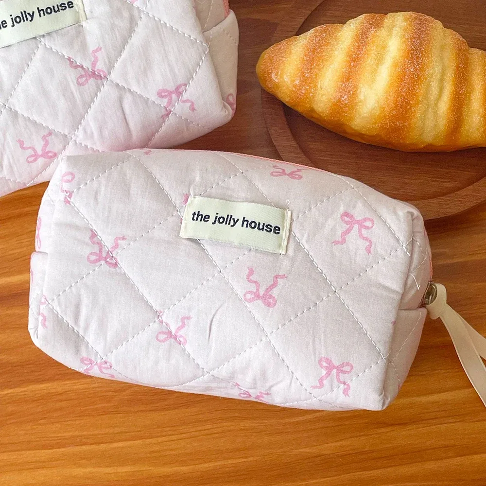 sac de toilette matelassé rose fraise pour femme, pochette de rangement portable pour maquillage et articles de toilette, sac à main zippé pour dames