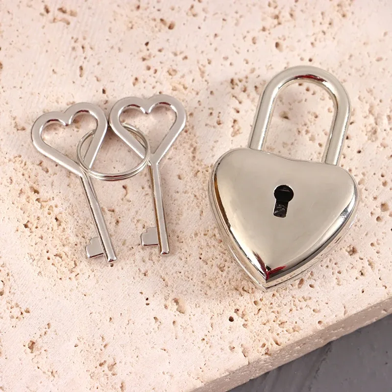 1 ensemble de cadenas en forme de cœur, mini-verrous pour bagages avec clé, pour voyage, mariage, boîte à bijoux, journal, valise