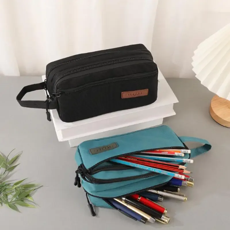 trousse de toilette durable pour hommes et femmes avec design imperméable, idéale pour les voyages
