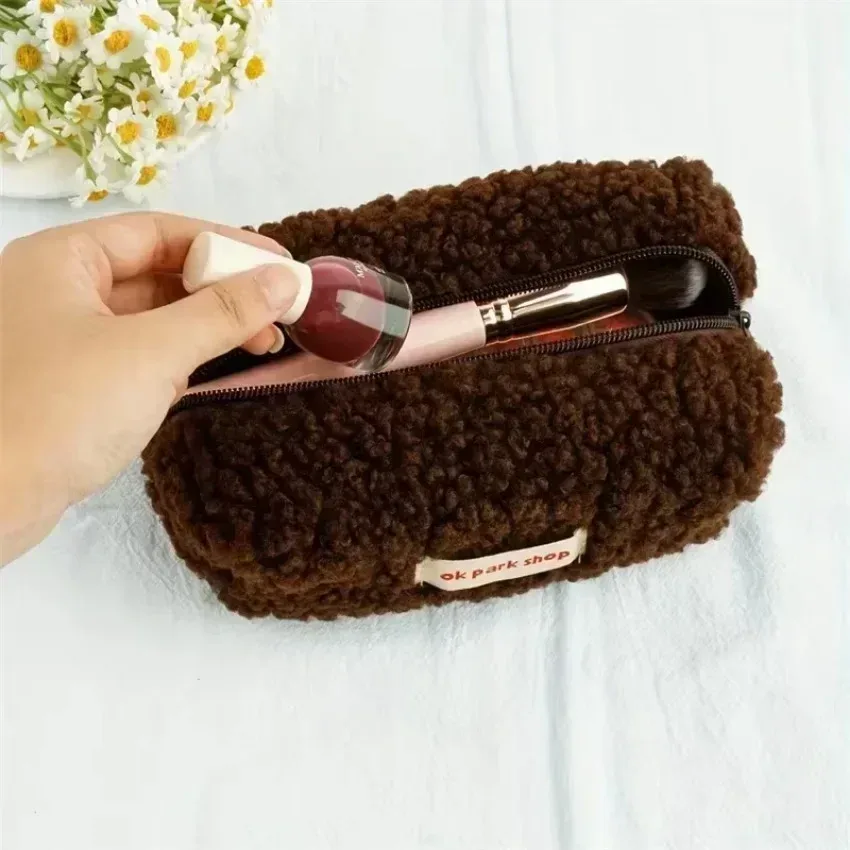 sac à cosmétiques à fermeture éclair de couleur unie, 1 pièce, pochette de lavage, trousse de maquillage en fourrure mignonne pour femmes, facile à sortir