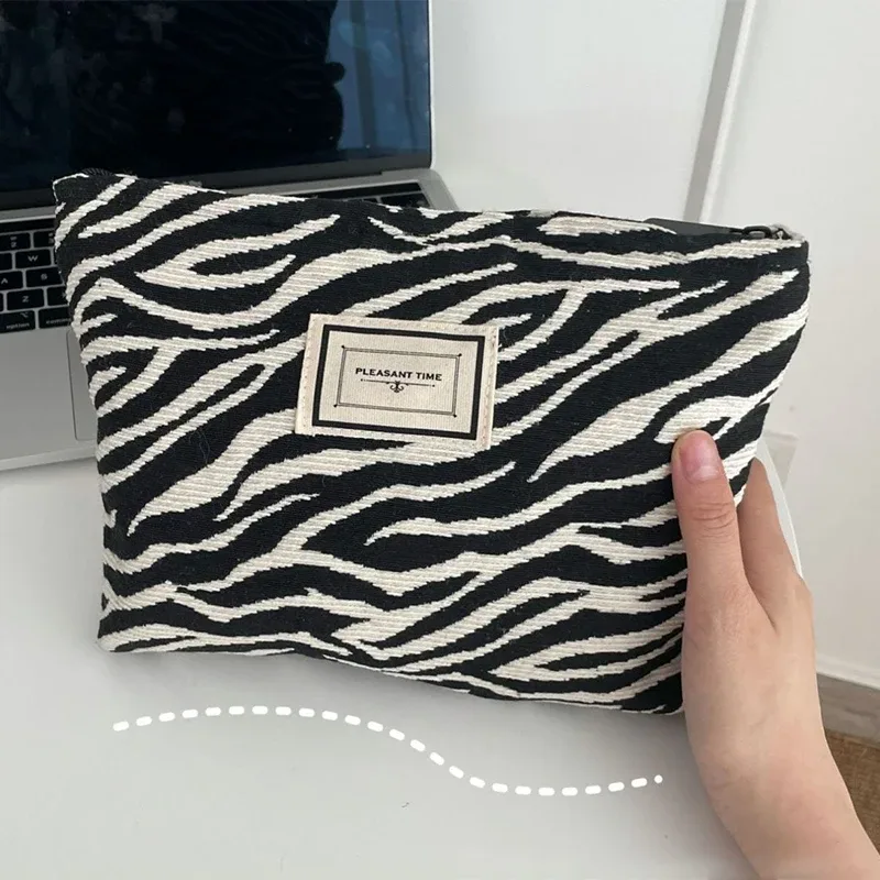 Grand sac à cosmétiques motif zèbre pour femmes, sac de maquillage en toile à fermeture éclair, organisateur de maquillage de lavage de voyage, pochette de rangement, étui de beauté