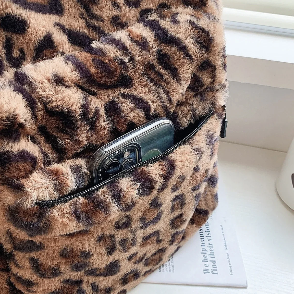 sac à dos de luxe imprimé léopard pour femmes, motif marron, multi-poches, grande capacité, matériau en peluche, fermeture éclair, bretelles réglables pour les déplacements