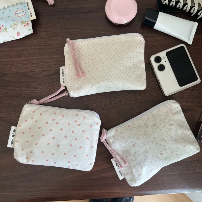 nouvelle pochette de maquillage tendance pour rouge à lèvres et serviettes hygiéniques, mini trousse de rangement cosmétique, sacs de voyage organisateurs pour femmes, petite pochette de rangement