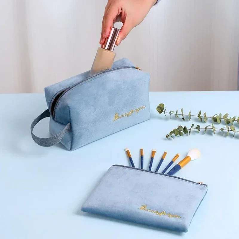 trousse de maquillage en peluche, trousse à cosmétiques pour femmes, grande trousse de toilette de voyage de couleur unie à fermeture éclair, pochette de lavage de beauté
