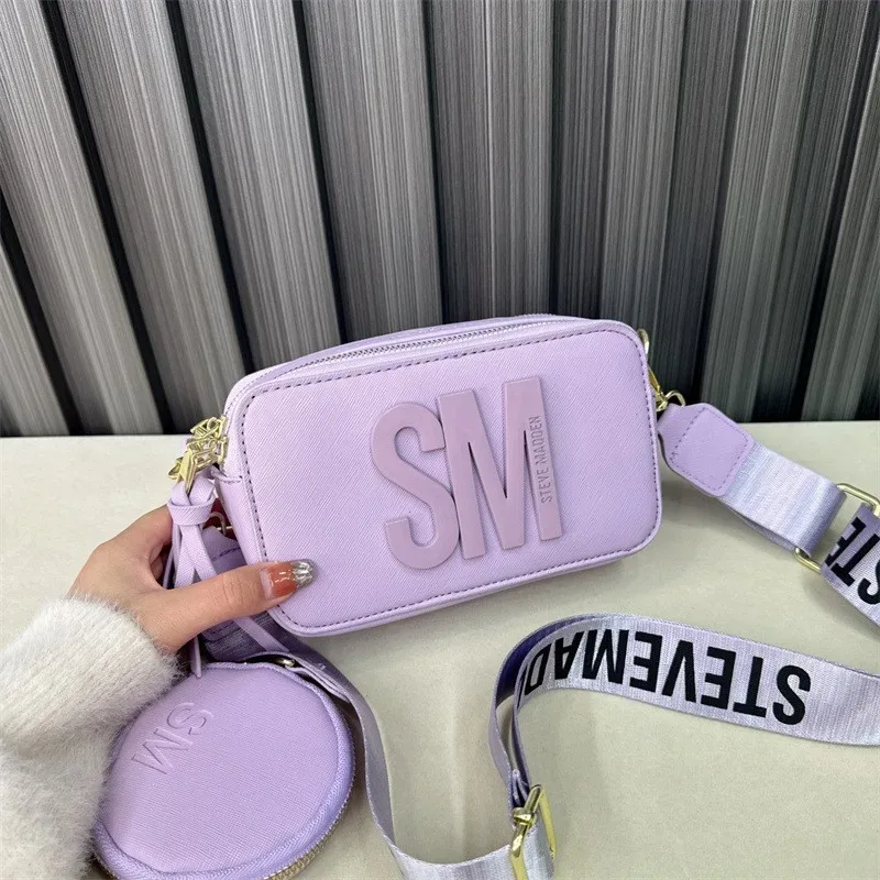 sac à bandoulière carré petit format steve madden, sac à appareil photo tendance, sac à bandoulière simple et élégant.