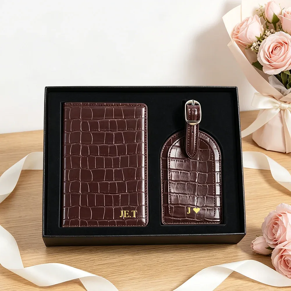 ensemble cadeau luxe : housse de passeport et étiquette de bagage personnalisables – accessoires de voyage pour hommes et femmes – porte-passeport et étiquette de valise