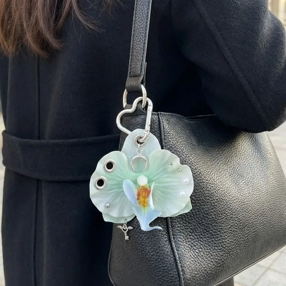 porte-clés créatif en forme de fleur d'orchidée et de lys, décoration de sac à dos, cadeaux, pendentif de sac floral, porte-clés d'orchidée papillon coloré