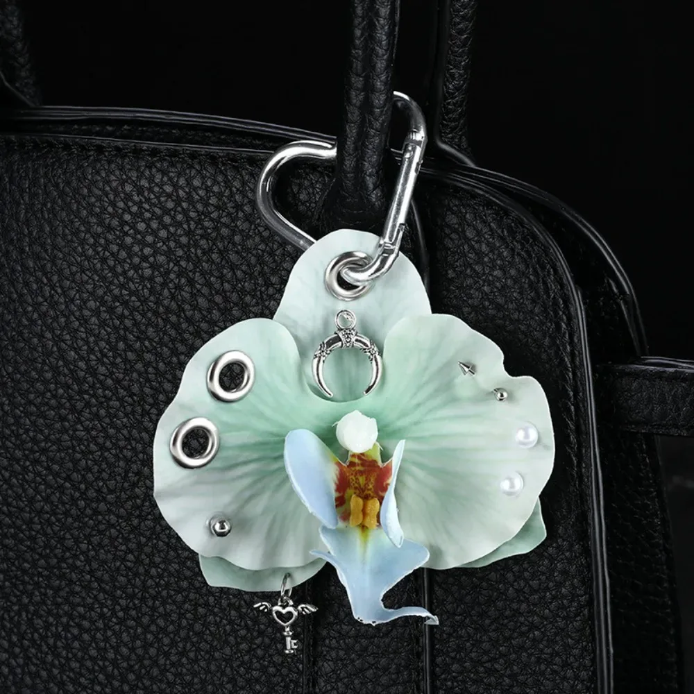 porte-clés créatif en forme de fleur d'orchidée et de lys, décoration de sac à dos, cadeaux, pendentif de sac floral, porte-clés d'orchidée papillon coloré