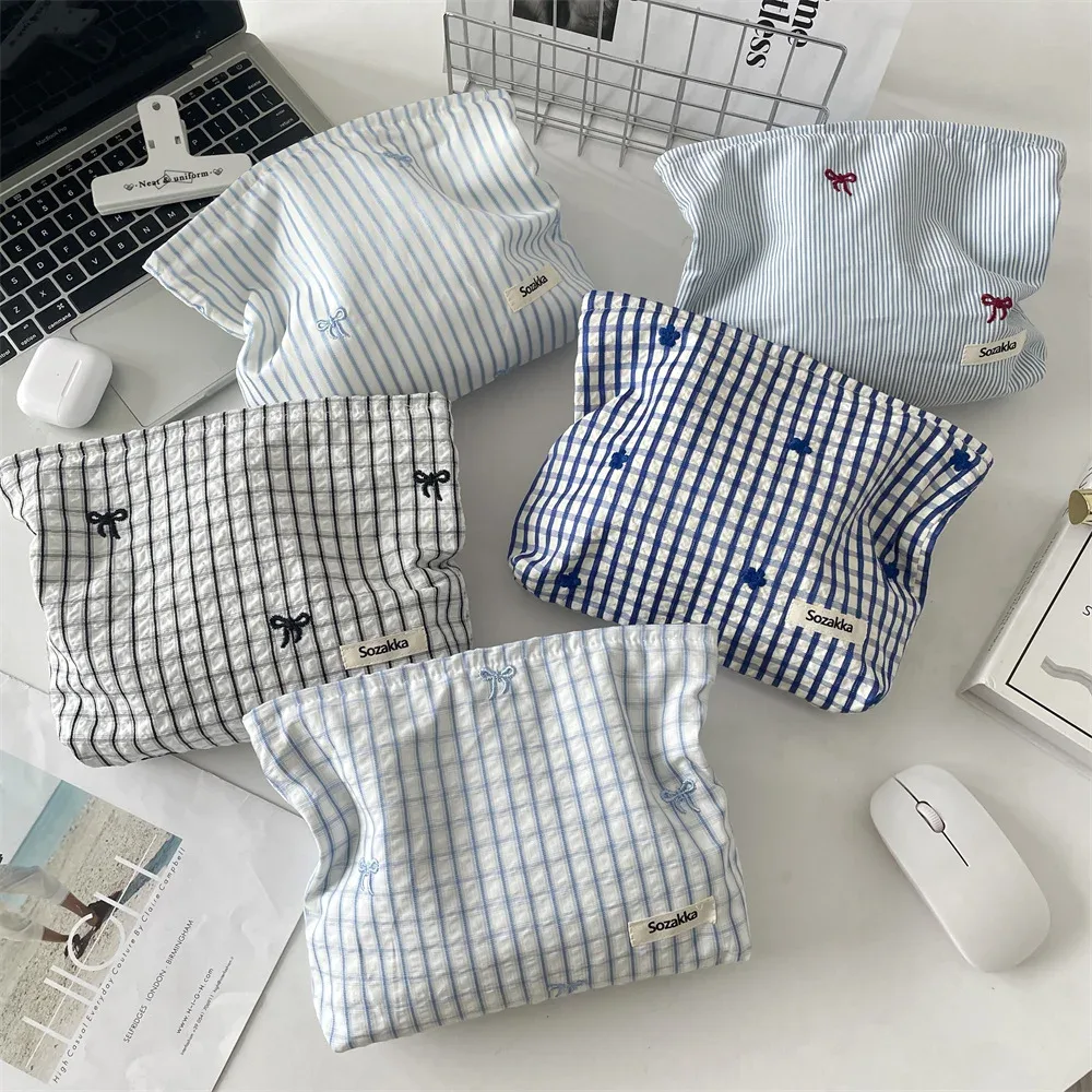 nouveau sac de maman de couleur bleue, sac de maquillage brodé avec nœud papillon, sac à couches pour bébé, pochette à couches, sacs de rangement de toilette de voyage