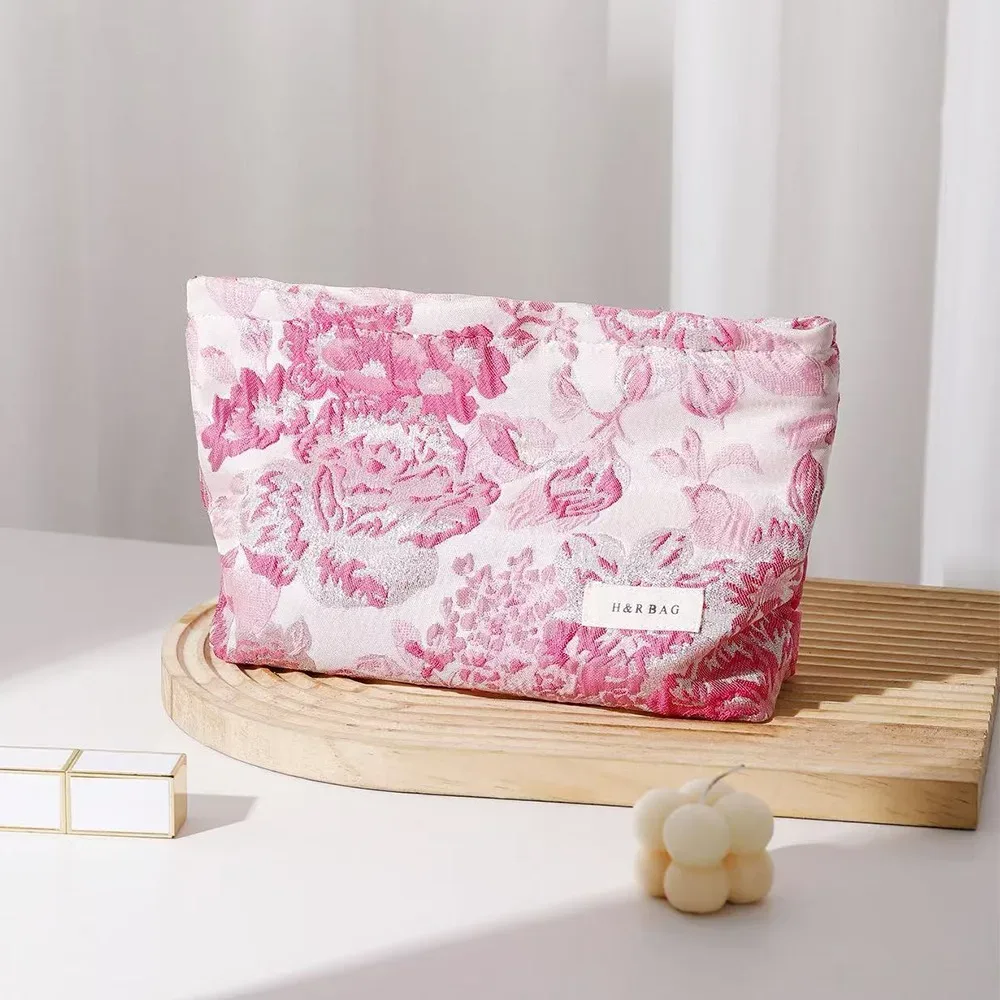sac de maquillage rose à la mode, fleurs brodées avec fermeture éclair, sac à main élégant et chic, étui de rangement pour femmes, rangement pour produits de soins de la peau