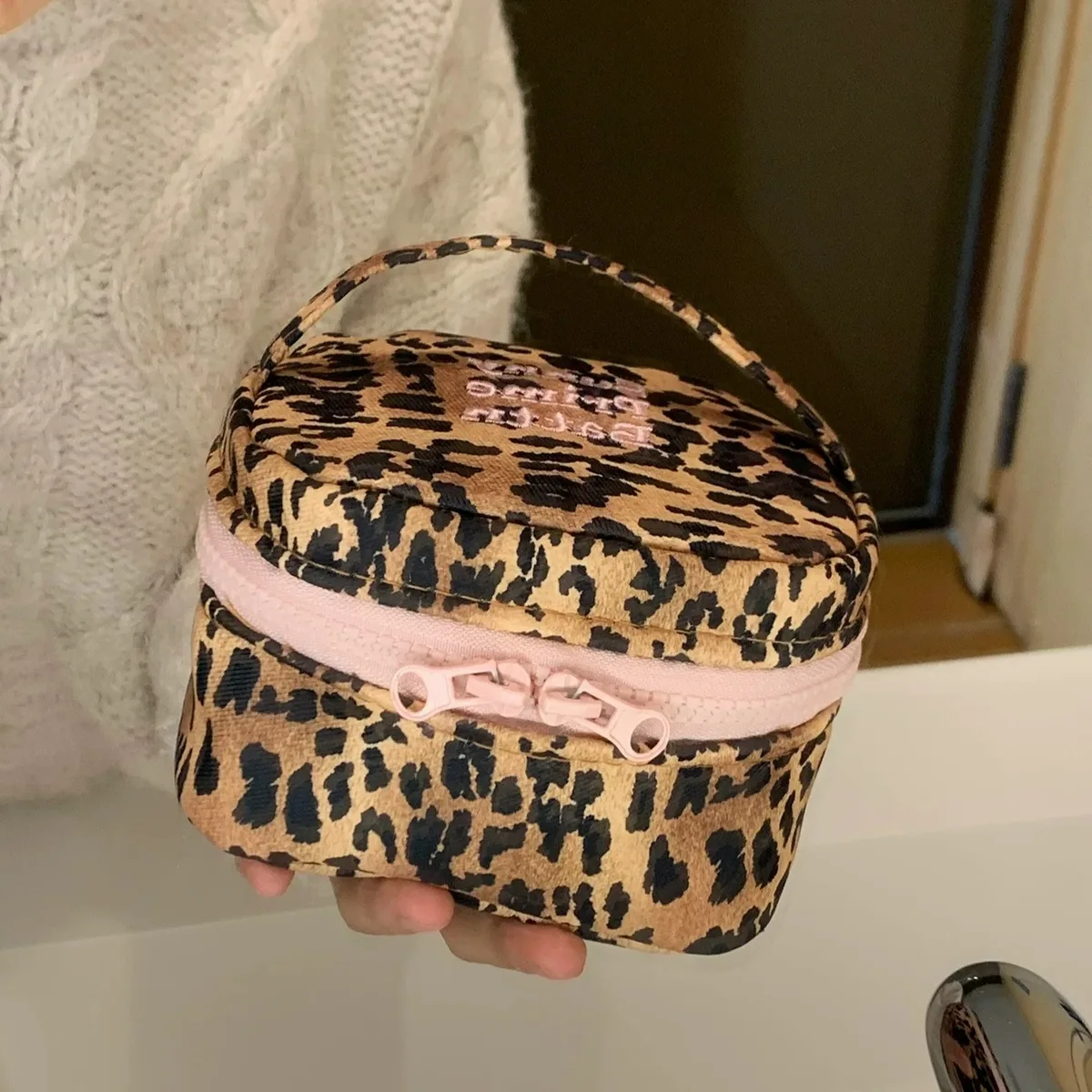 trousse de maquillage rose léopard pour femme, mignonne et tendance, portable, petite trousse de toilette de voyage, grande capacité de rangement