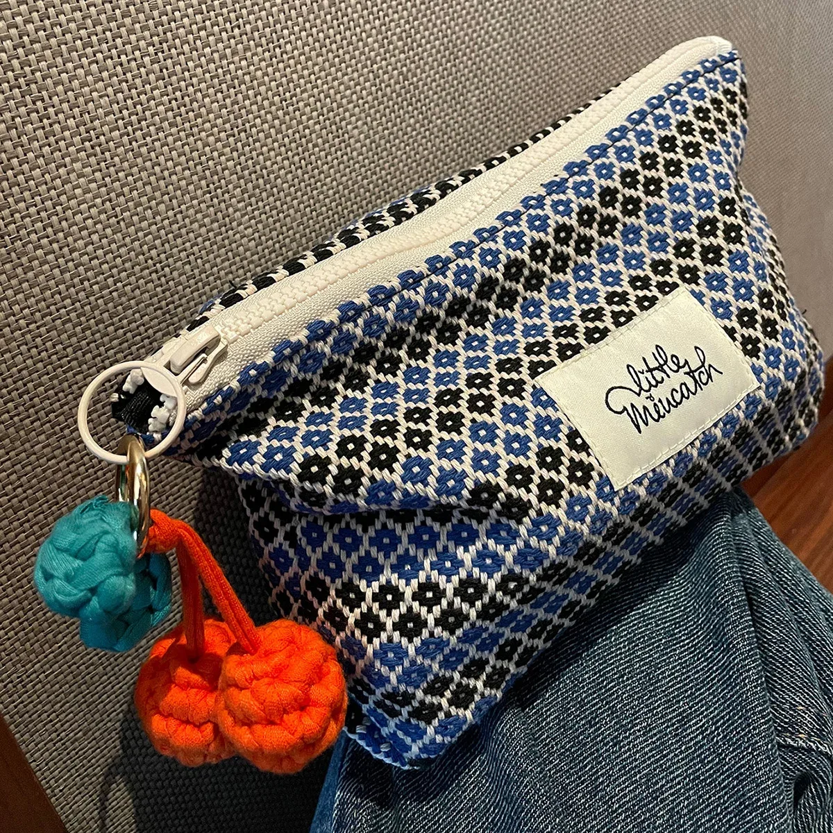 trousse de maquillage à motif géométrique bleu, sac à main de grande capacité, décoration de patch de lettre, aucun sac cosmétique suspendu