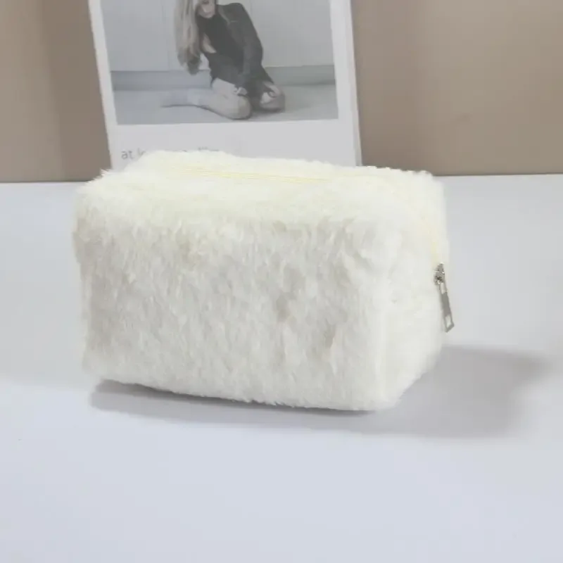 sacs à maquillage en peluche pour femmes, organiseur de voyage doux, trousse de maquillage pour jeunes filles, étui à cosmétiques, accessoires essentiels