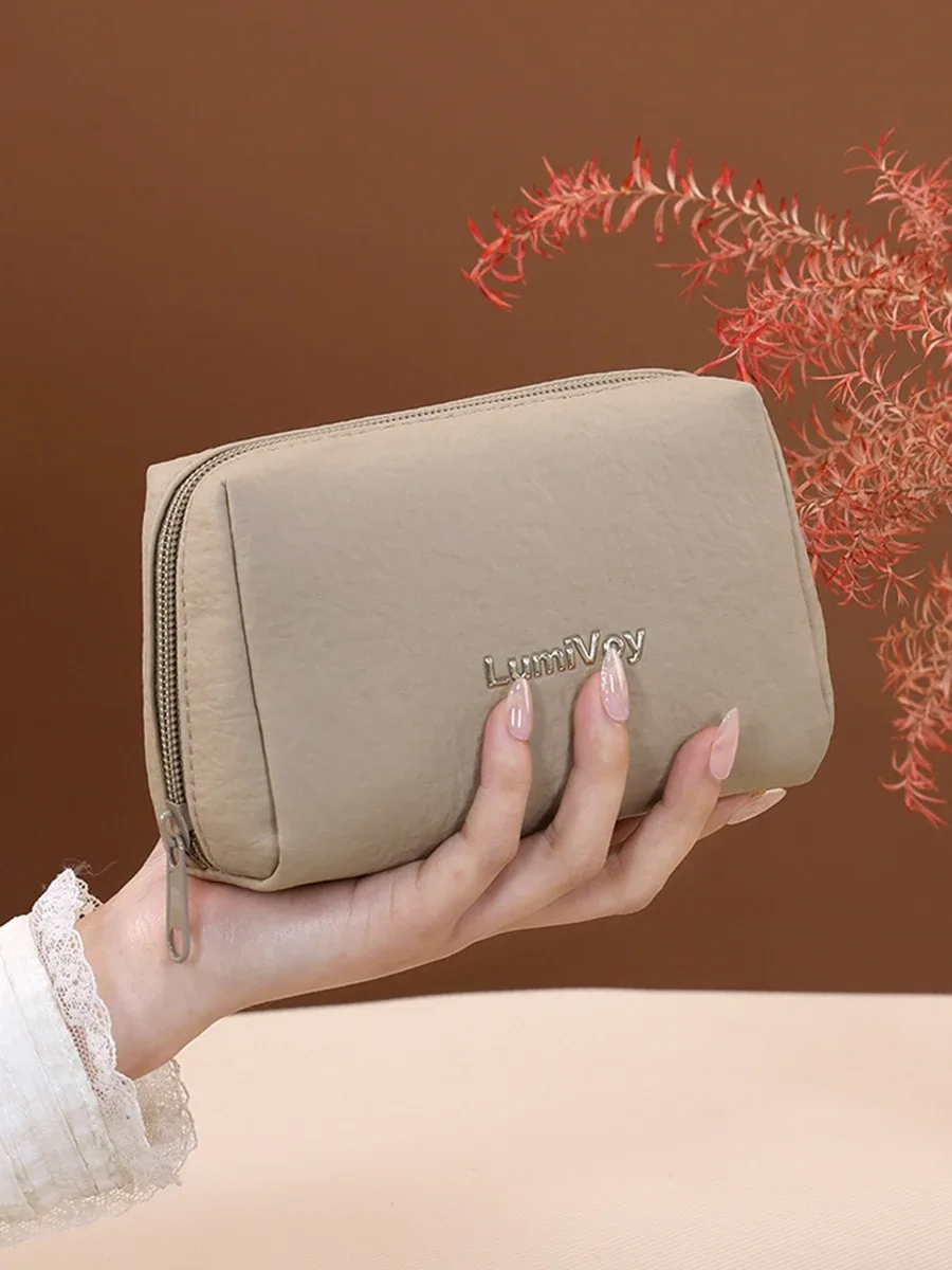 mini trousse de maquillage portable, sac cosmétique léger pour les voyages, pour le rangement des rouges à lèvres et des petits objets