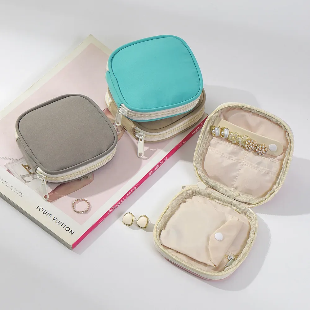 nouveau sac de rangement pour femmes, sac de voyage pour bijoux, boîte de rangement pour bijoux et support de rangement pour boucles d'oreilles, boîte de rangement pour maquillage.