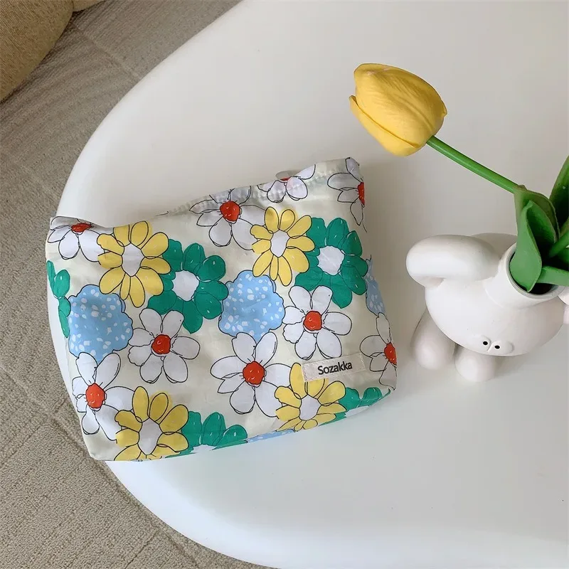 sac de rangement pour rouge à lèvres cosmétique de voyage à fermeture éclair florale pour femmes, portefeuille kawaii, trousse de maquillage, sacs à main, trousse à crayons, trousse d'évaluateurs, mignon