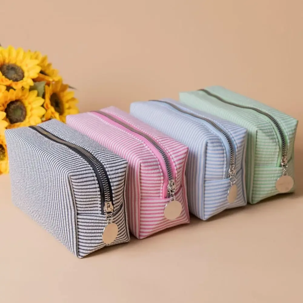 sac de maquillage rayé mignon, fermeture à glissière, pochette de toilette en tissu seersucker souple, trousse à crayons polyvalente de grande capacité, usage quotidien