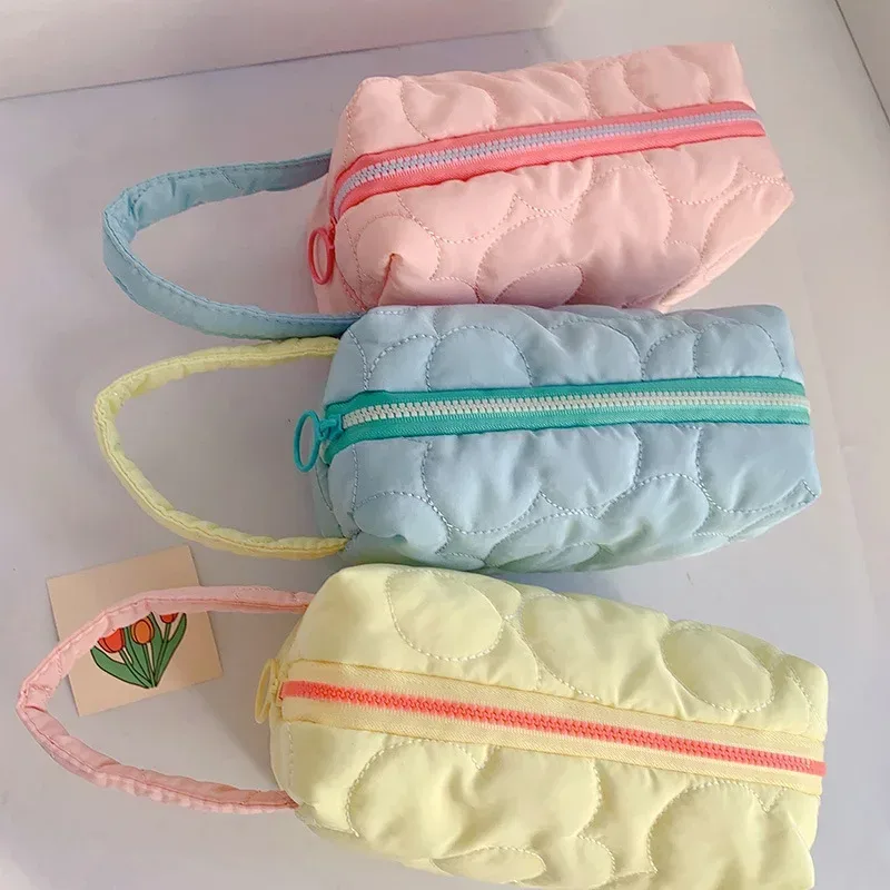 ins – sacs à cosmétiques coréens matelassés à fleurs pour femmes, sac de rangement de maquillage en coton de grande capacité, trousse de beauté pour filles, nouvelle collection 2025