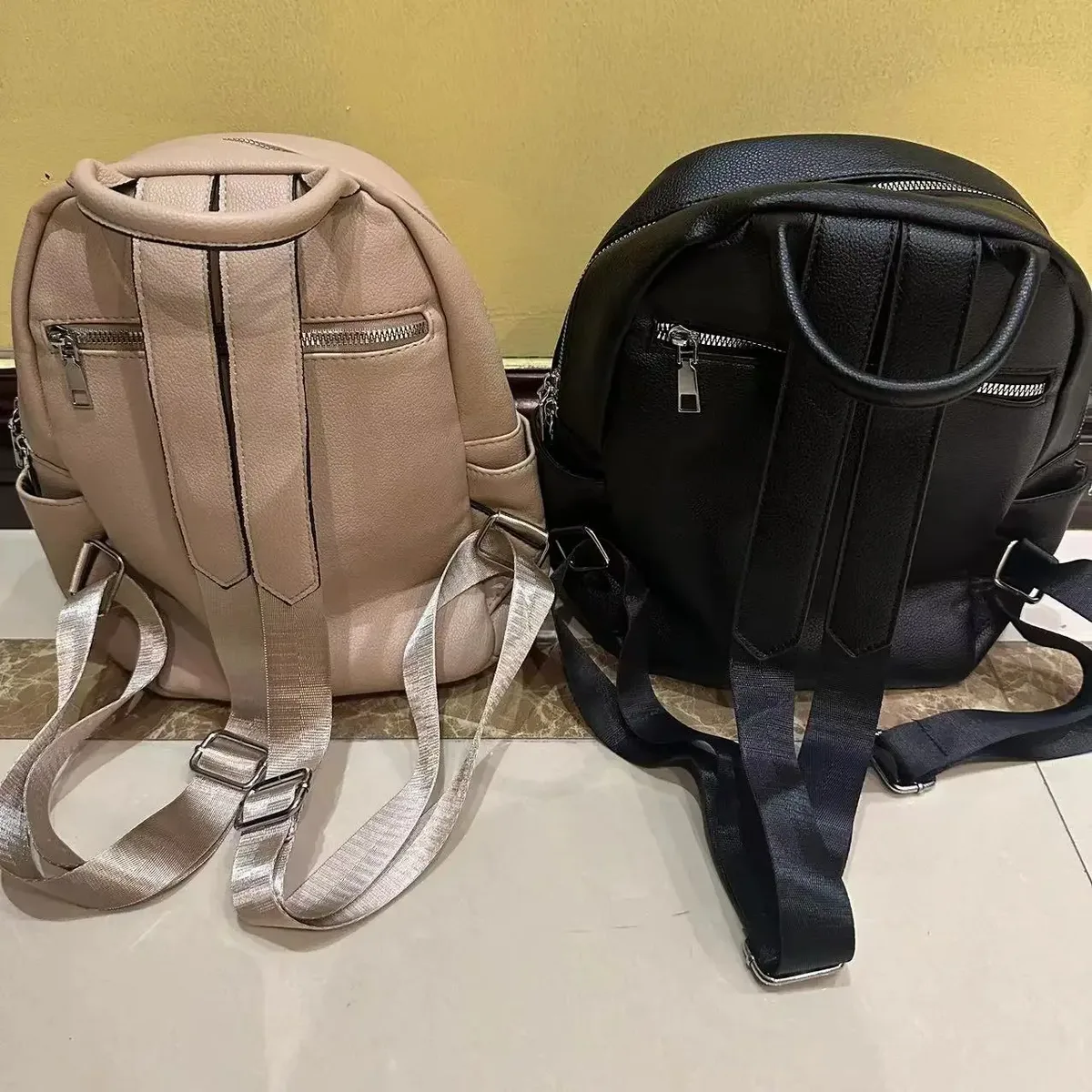 sac à dos en pu pour femme avec nom brodé, sac de mode personnalisé de haute qualité, cadeau idéal pour les femmes et les filles pour une utilisation quotidienne et en extérieur