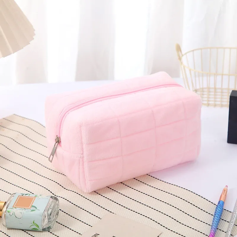 sac de maquillage en peluche mignon pour femmes, petits sacs à cosmétiques portables de voyage, trousse de toilette à fermeture éclair de couleur unie, pochette de lavage, sacs de rangement
