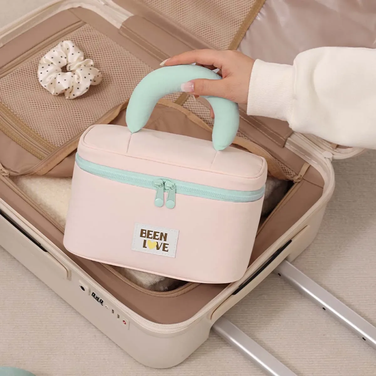 le nouveau sac de rangement portable pour articles de toilette et cosmétiques de voyage comprend un rangement partiqué de grande capacité pour les sacs de maquillage à main