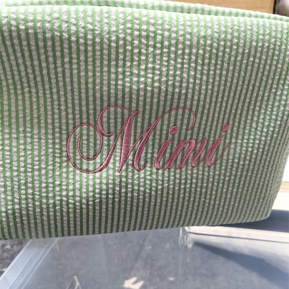 Trousse à cosmétiques avec nom personnalisé, cadeau d'anniversaire pour femme, trousse de toilette de voyage, sac cadeau de mariée en coton avec nom brodé