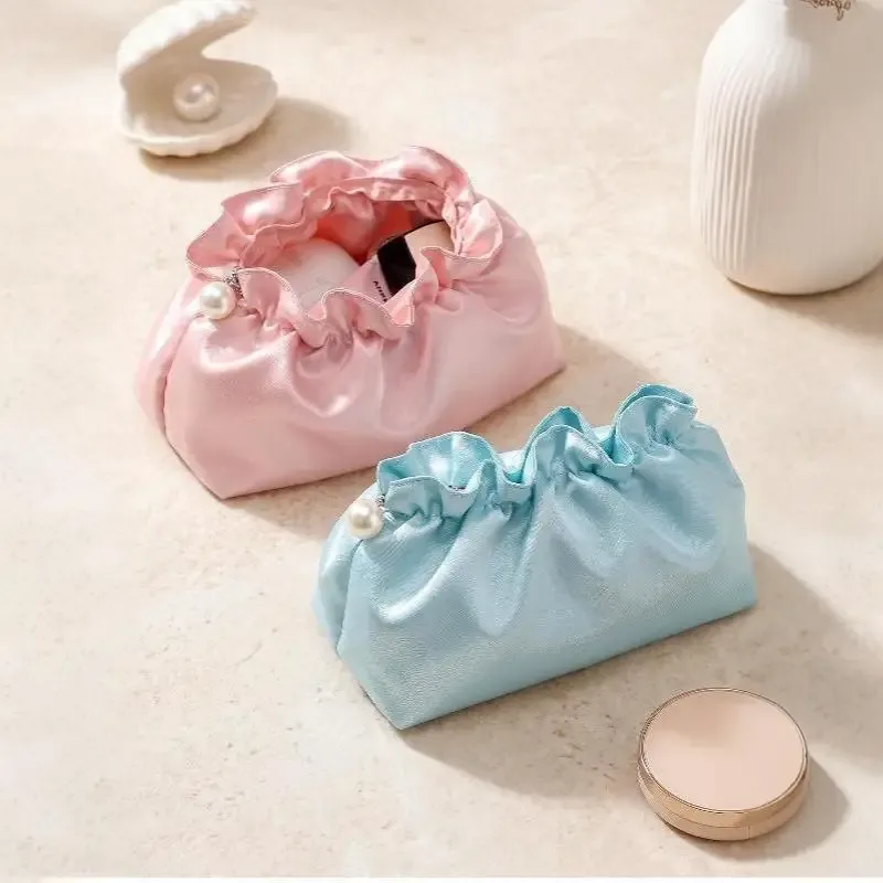 sac de maquillage portable en polyester, forme nuage, fermeture à cordon, pochette cosmétique, surface brillante, grande capacité, organisateur de voyage quotidien