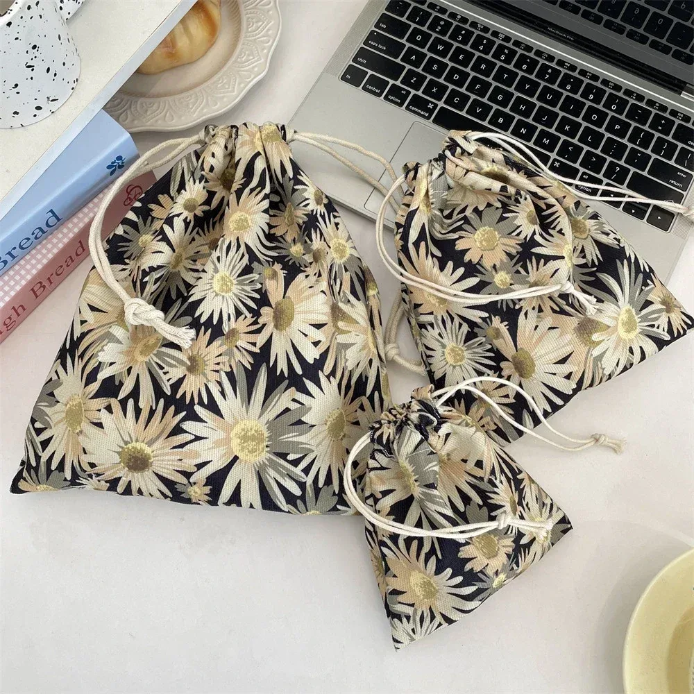 trousse de maquillage portable kawaii pour femme, trousse de toilette kawaii, rangement de cosmétiques, étui à cosmétiques de voyage, étui à cordes de proximité, jolie trousse de maquillage florale