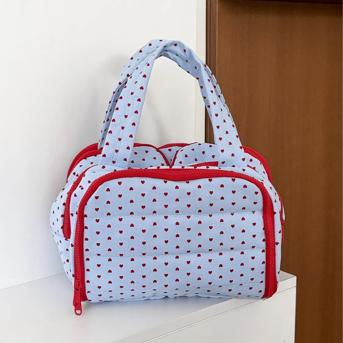 sac à cosmétiques portable à motif de cœur bleu, nouveau sac de rangement de toilette de voyage portable de grande capacité avec compartiments