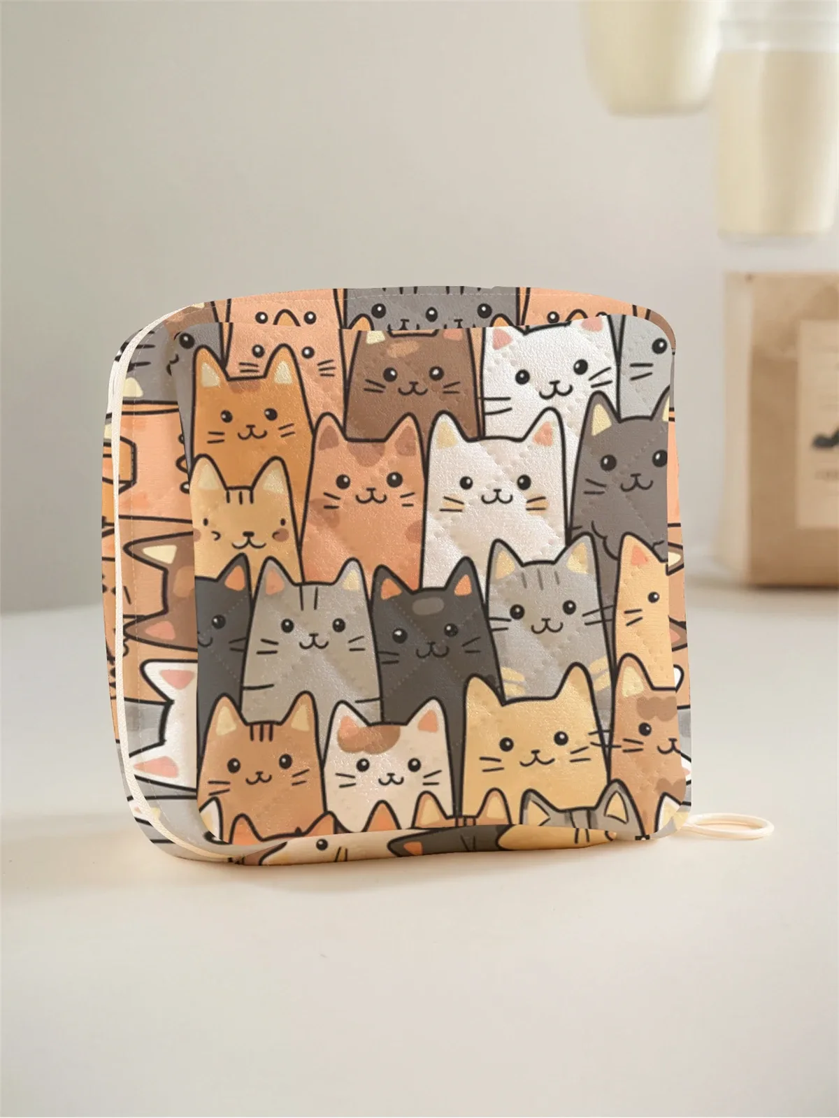 1 sac de rangement portable pour serviettes hygiéniques, avec motifs de chats de dessin animé et matériau en maille diamant, sac en tissu léger pour femmes