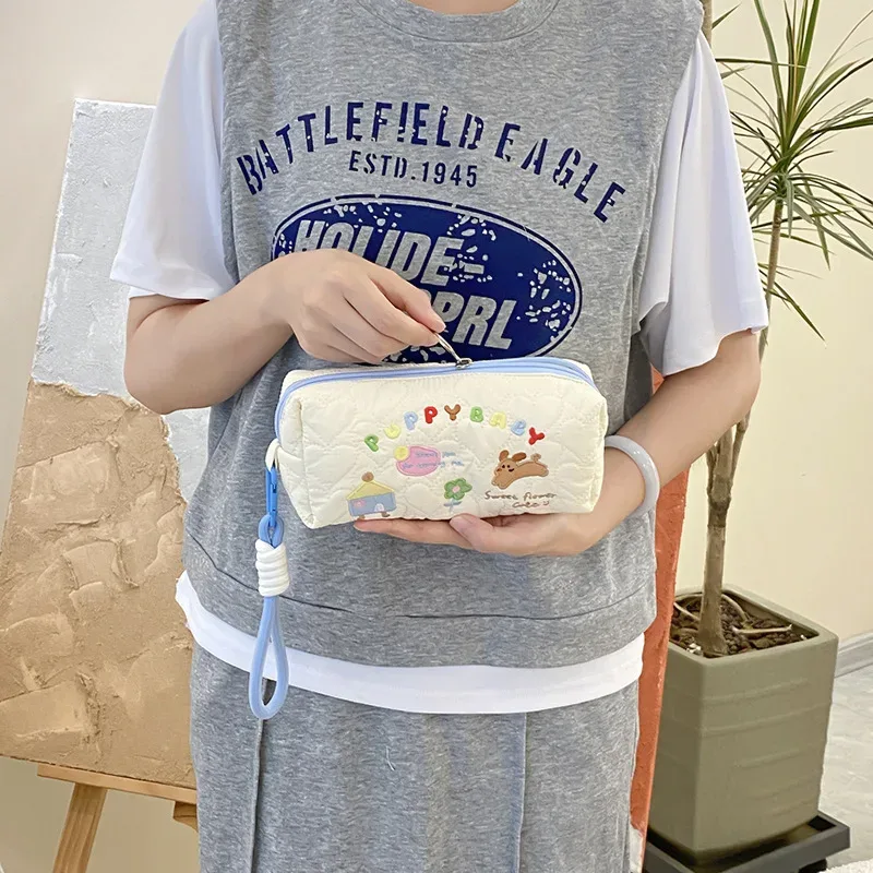 sac à cosmétiques brodé de dessin animé pour femmes, polyester doux, courtepointe, lavage de maquillage féminin, sacs de rangement, poignée, étui à crayons pour étudiants