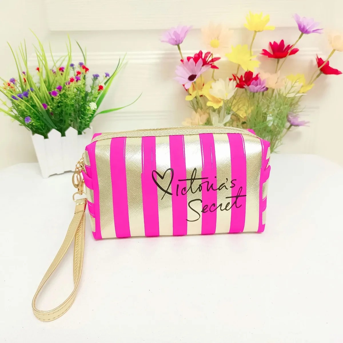 trousse de maquillage rayée portable et tendance pour femme – style coréen doux et cool, personnalisée et imperméable
