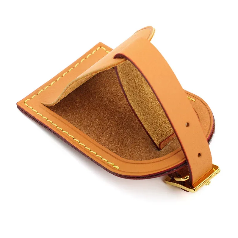 étiquette de bagage en cuir tanné végétal monogramme gratuit, avion, cuir de vache, voyage d'embarquement, étui à roulettes