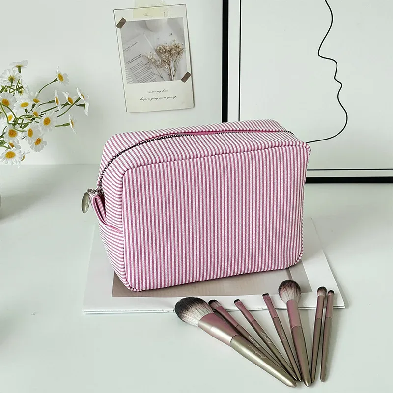 pochette cosmétique rayée personnalisée avec broderie de texte sur mesure, sac de voyage portable pour le rangement de maquillage et de soins de la peau diy