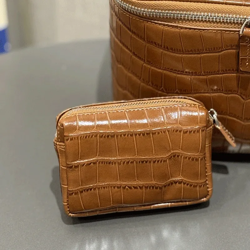 sac à cosmétiques en cuir pour femmes, organiseur de toilette de voyage, cuir véritable de haute qualité, trousse de maquillage de luxe, pratique, grande capacité