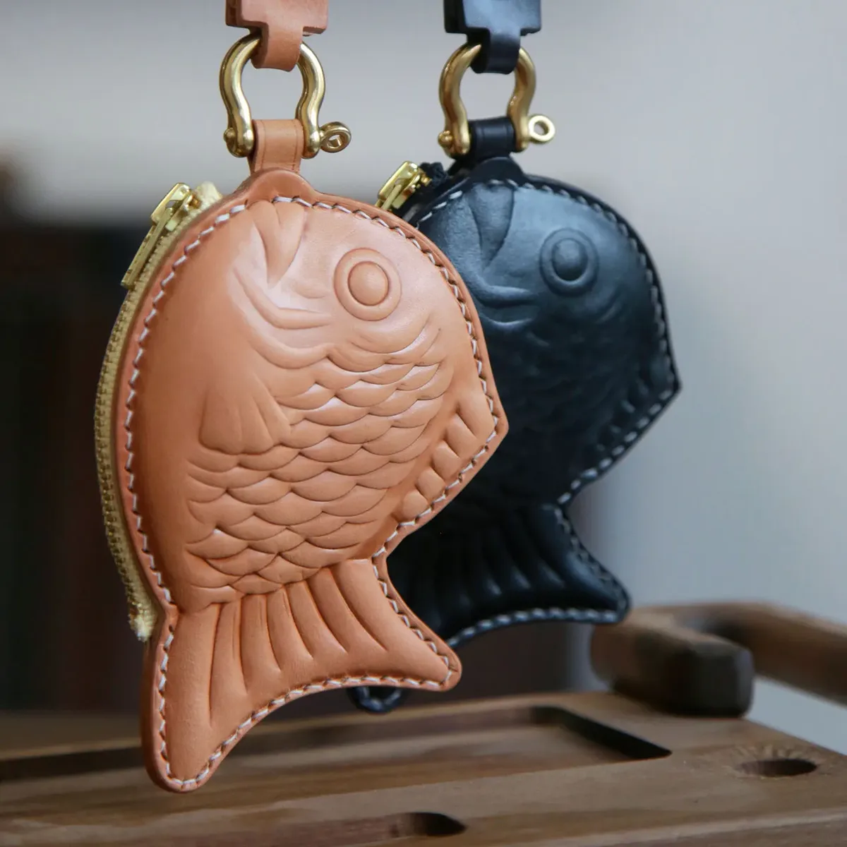 Sac de poisson au vivaneau rouge fait à la main, breloque japonaise rétro en cuir, porte-monnaie, petit sac de rangement, porte-clés de décoration