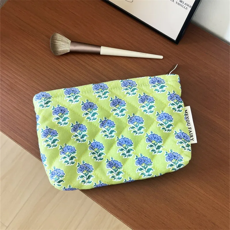 sac de rangement à fleurs rétro pour femmes, pochette légère et portable pour dames, sacs à cosmétiques, trousse de maquillage de voyage en coton matelassé