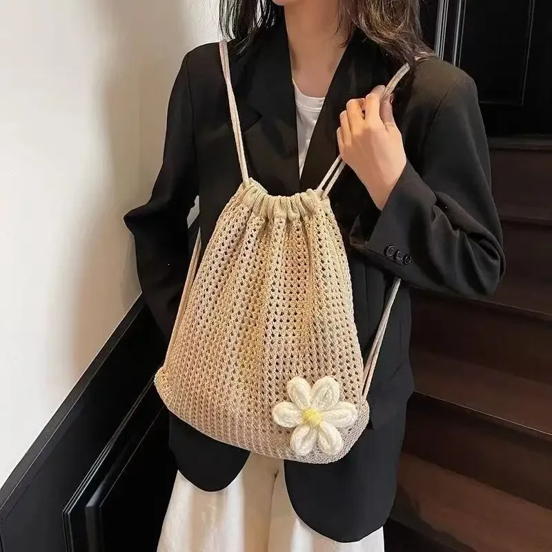 sac à dos en crochet pour femme avec cordon de serrage et motif marguerite, sac à bandoulière léger en tricot ajouré pour les voyages, la plage et l'usage quotidien