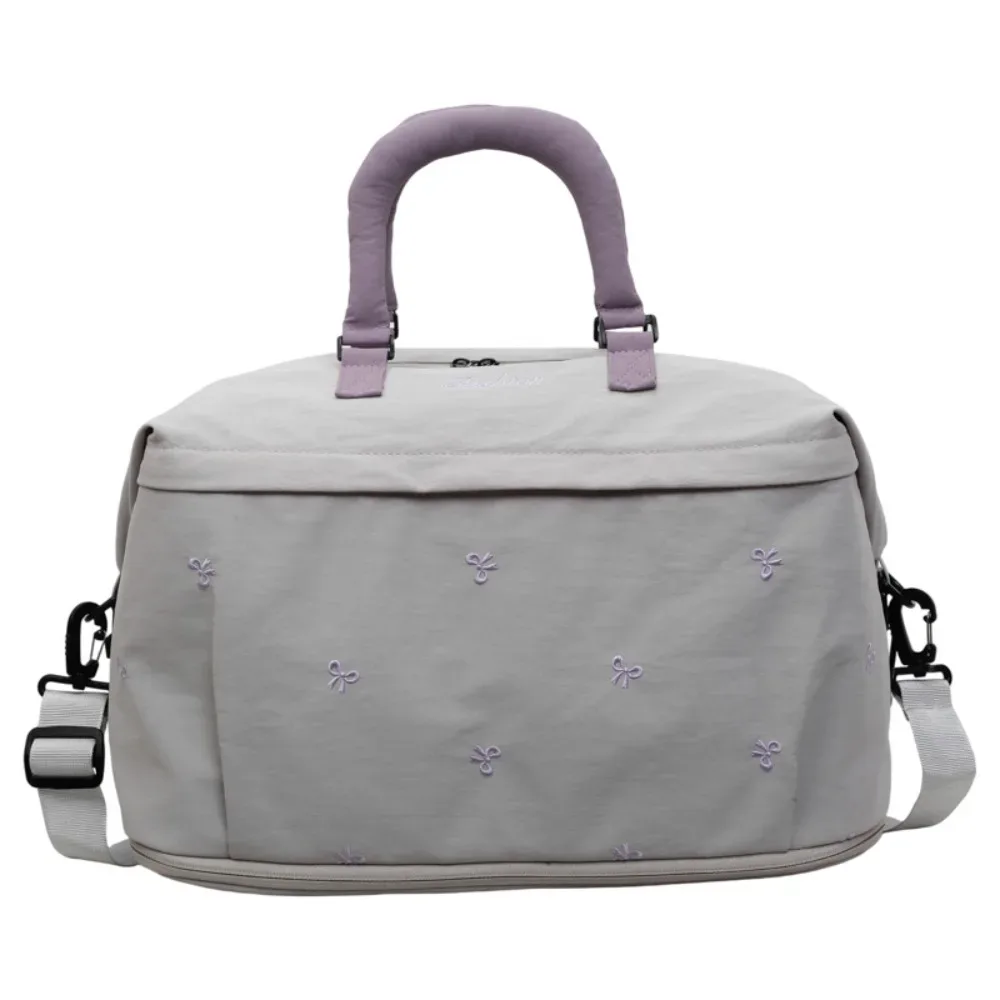 sac de voyage à grande capacité avec broderie en forme de nœud papillon, sac de voyage extensible en tissu oxford résistant à l'eau, sac fourre-tout à bandoulière pour la gym