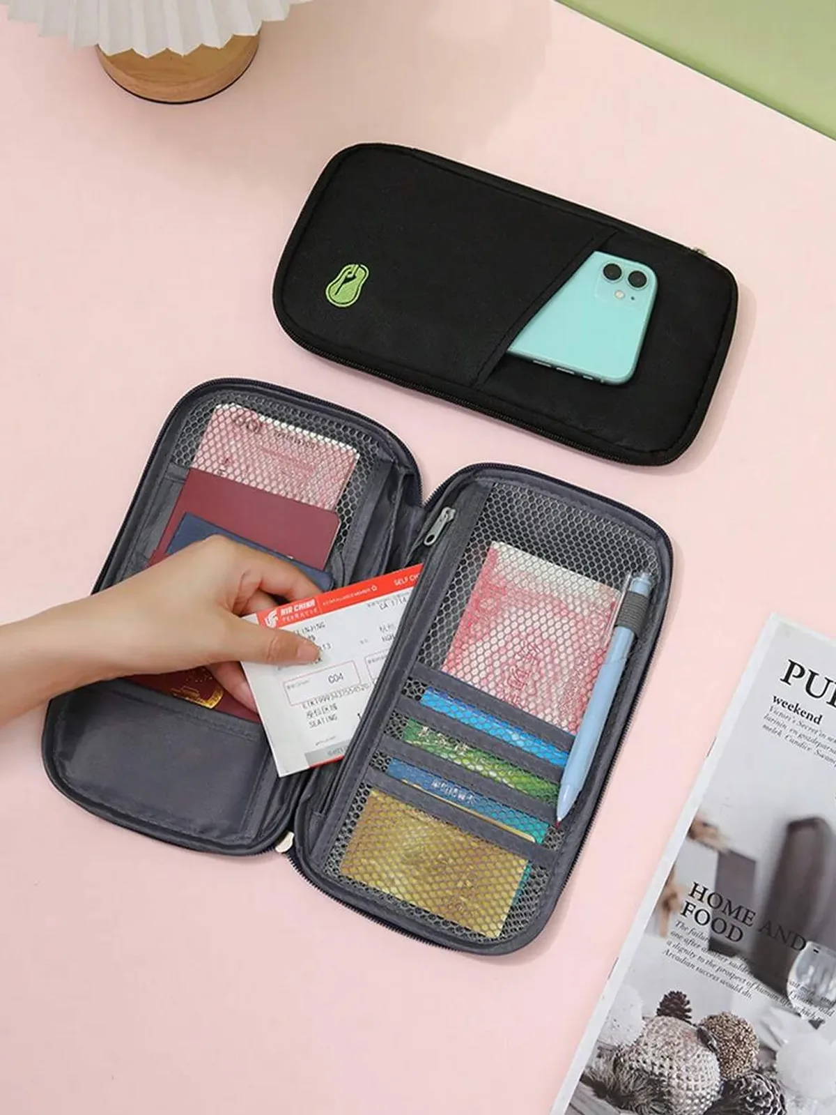 1 porte-passeport de voyage multifonctionnel avec fermeture éclair - comprend un compartiment pour argent liquide, carte d'identité, carte de crédit et téléphone.