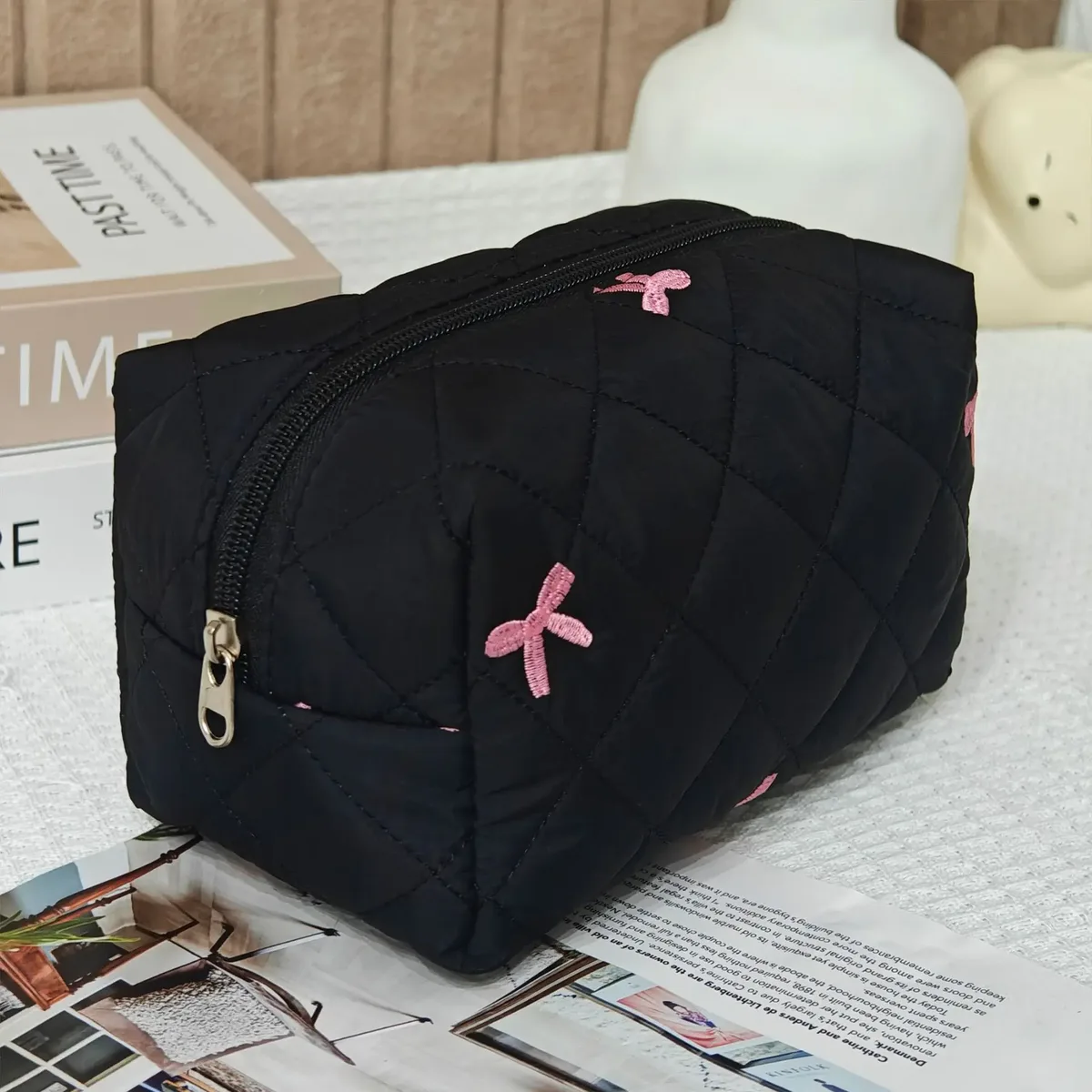 trousse de maquillage portable noire, grande capacité, pochette matelassée avec nœud rose, sac à main pour dames, sac de rangement de toilette de voyage pour femmes, 2025