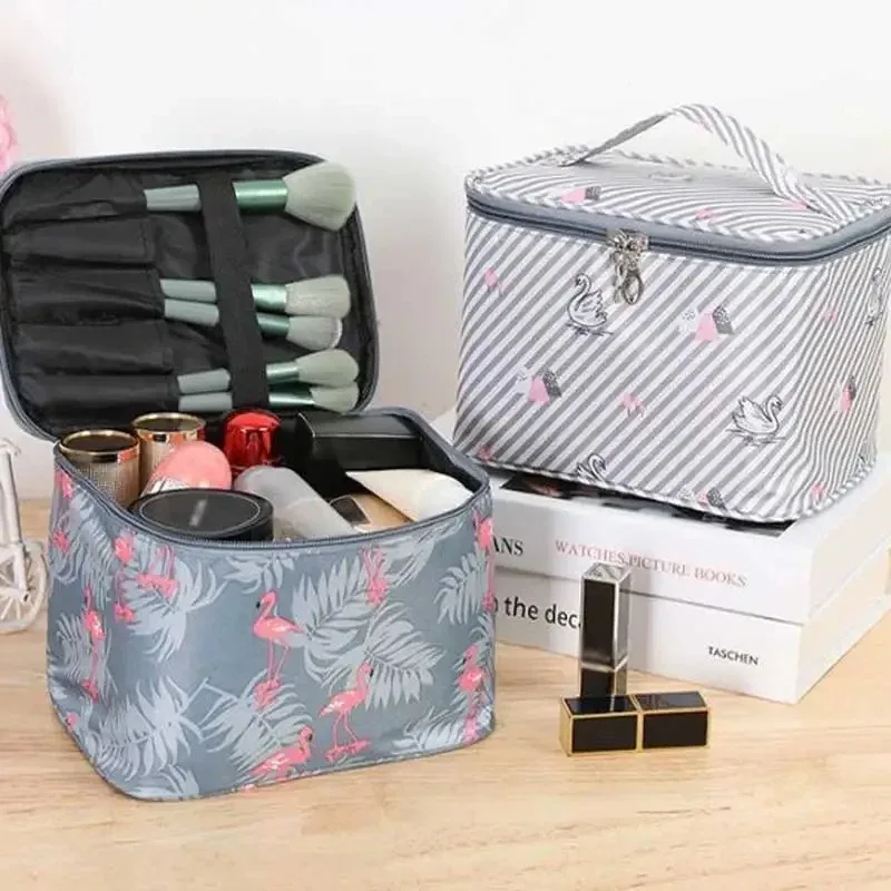 trousse de maquillage grande capacité avec plusieurs compartiments, organiseur pour la maison et les voyages pour articles de toilette et cosmétiques