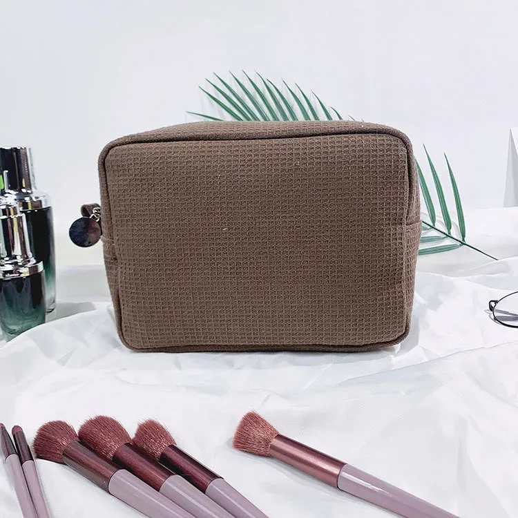 pochette de maquillage personnalisée brodée avec nom, sac cosmétique sur mesure, cadeau pour demoiselle d'honneur, cadeau pour lune de miel, cadeau pour l'équipe de mariage