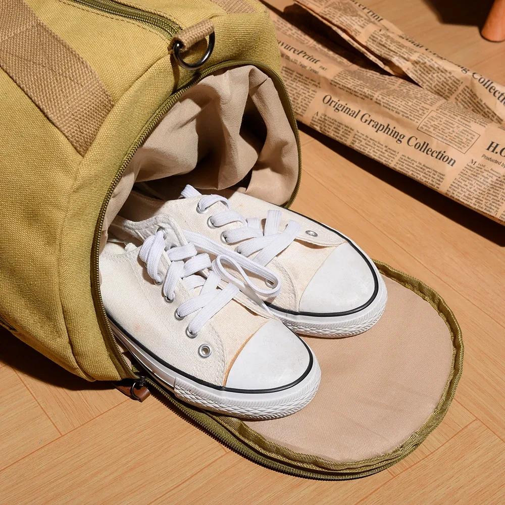 sac de voyage en toile pour homme, grande capacité, sac de week-end avec sangle initiée, durable et polyvalent pour les voyages de gym et une utilisation décontractée