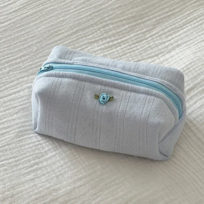 trousse de maquillage florale avec nœud en dentelle pour femmes, trousse de toilette de grande capacité, organisateur de cosmétiques de voyage, pochette portable coréenne mignonne pour femmes